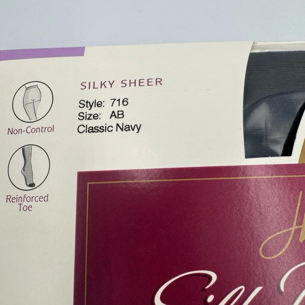 Hanes Silk Reflections Pantyhose Size AB‎ Style 716 Non-control Silky Sheer Navy